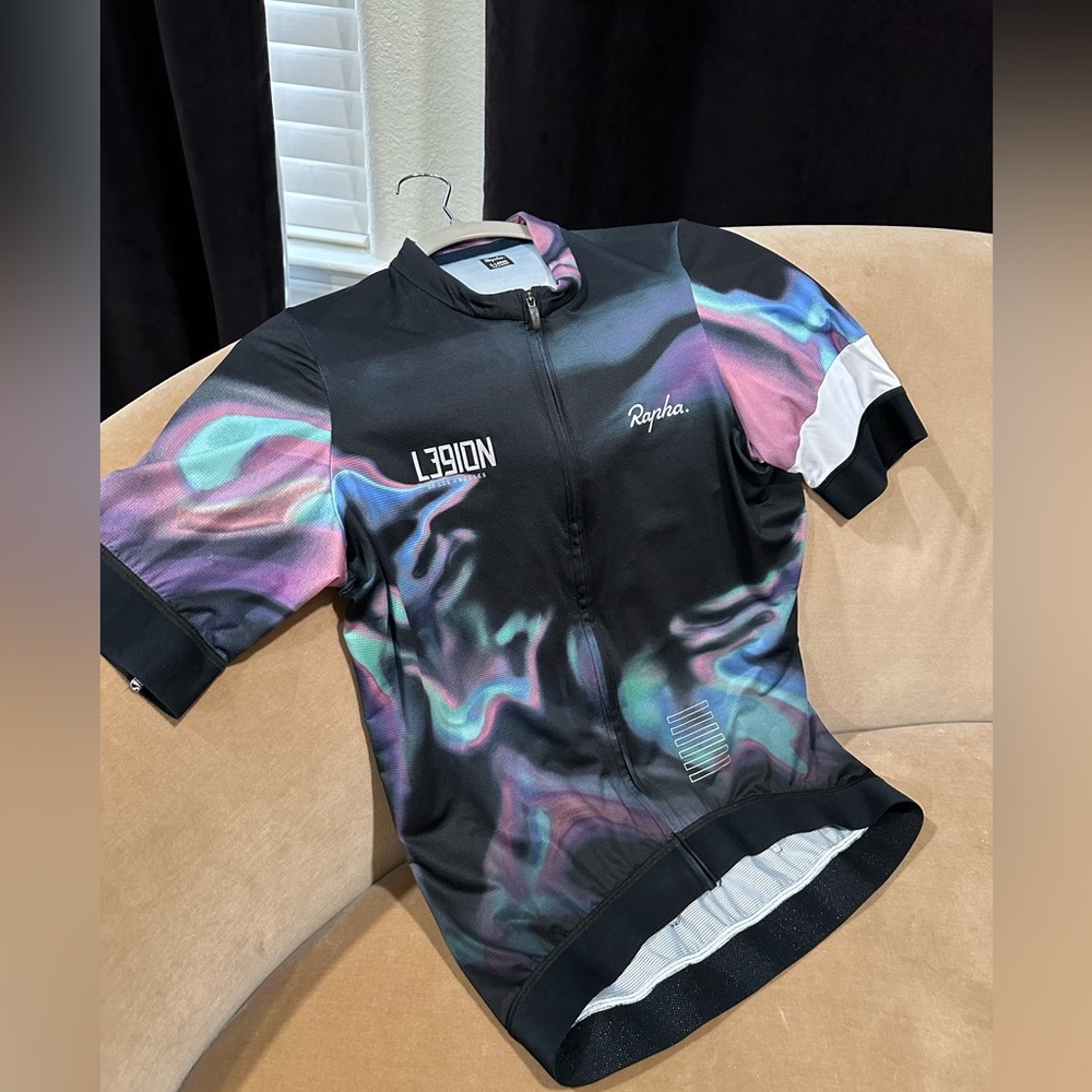 Men’s Rapha Pro Team Training Jersey Size XL.